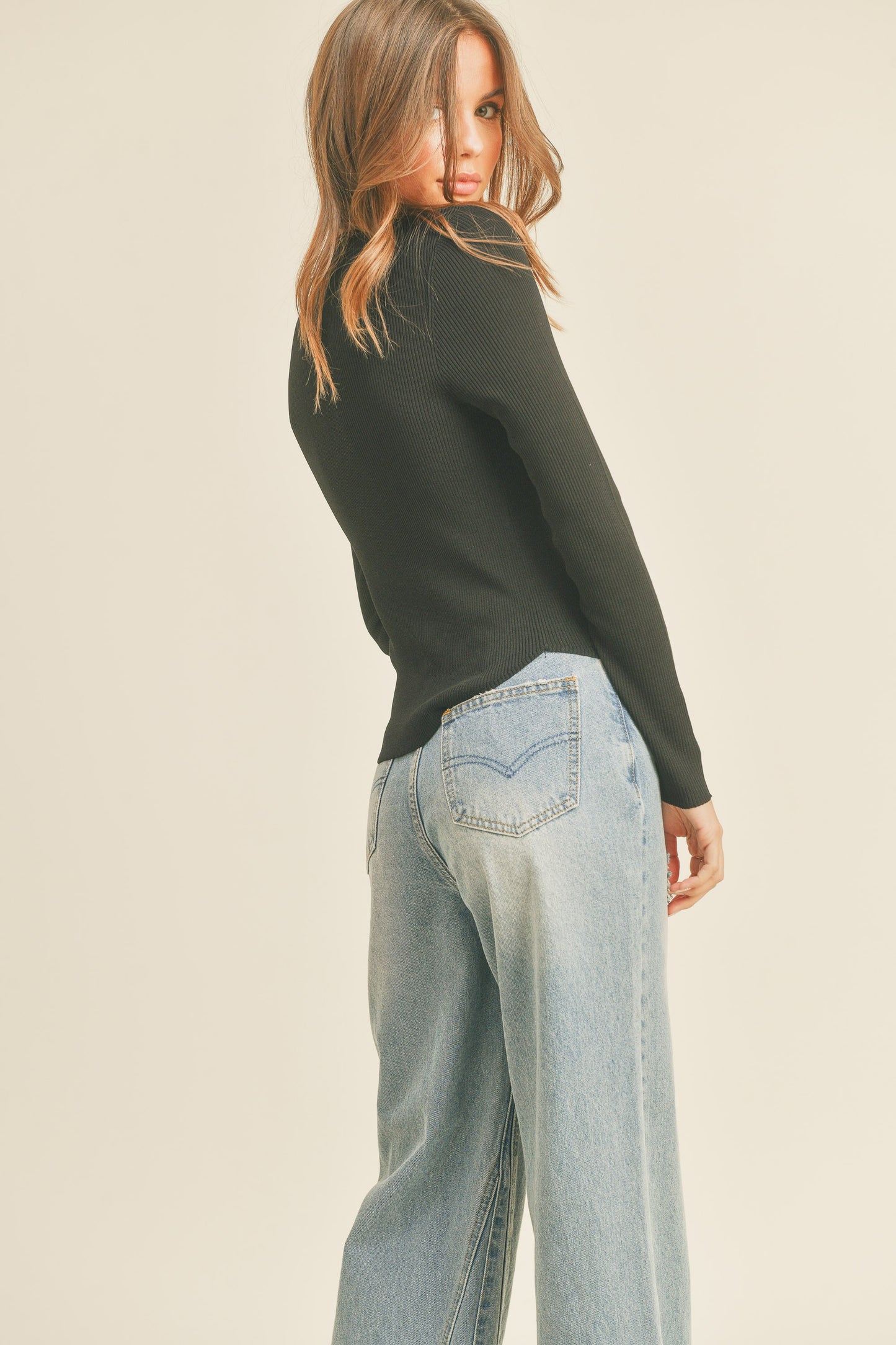 RIBBED LONG SLEEVED TOP