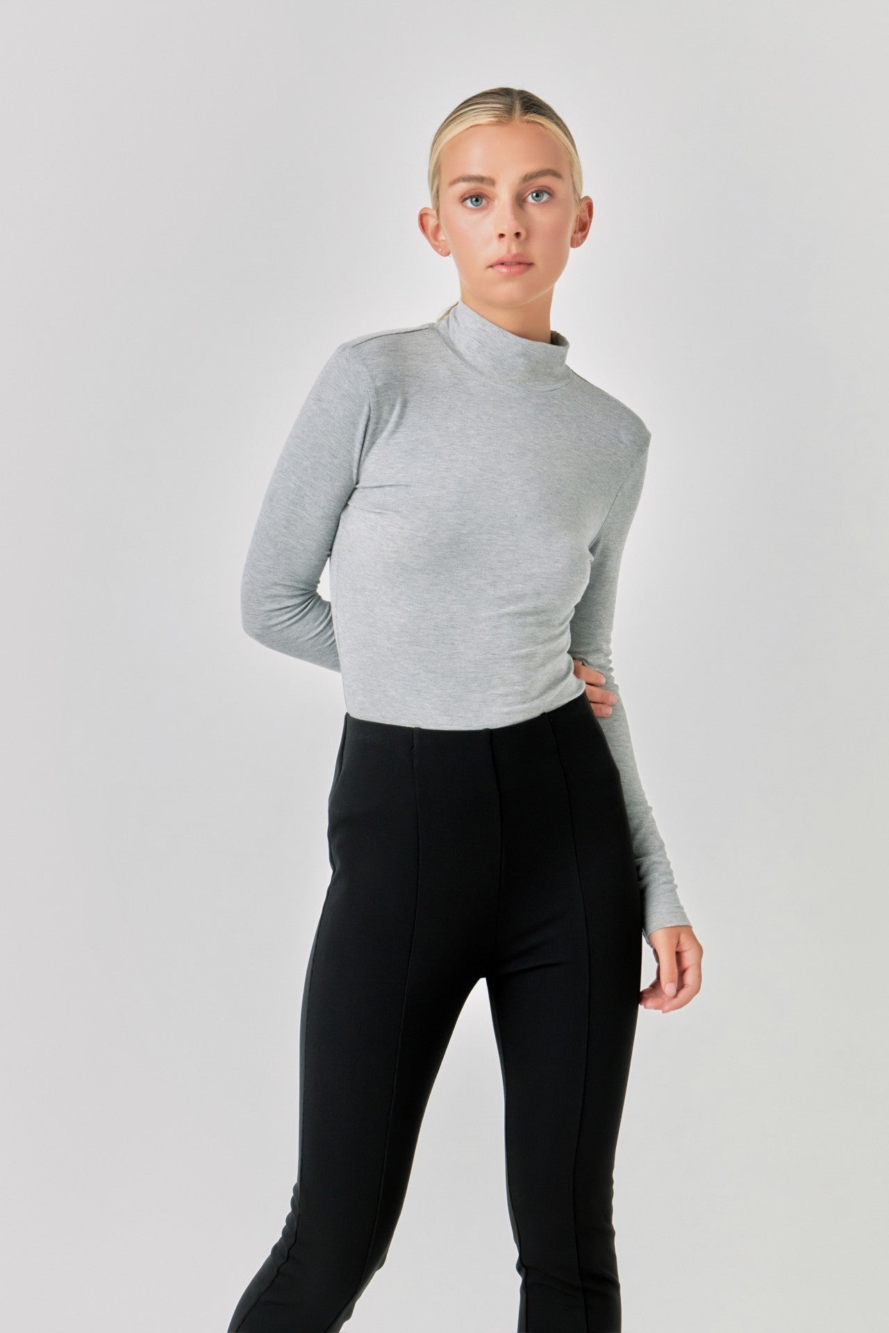 TYLER TURTLENECK TOP