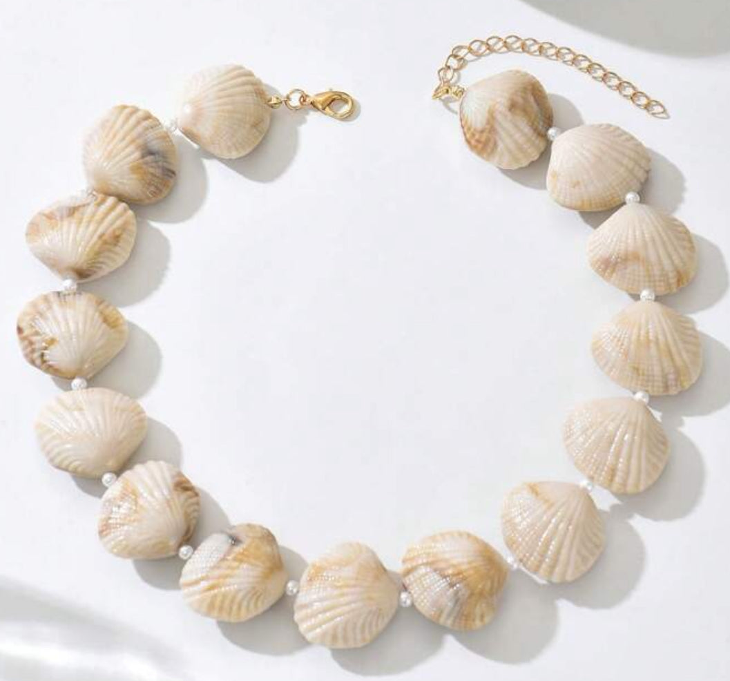 Statement Shell Necklace