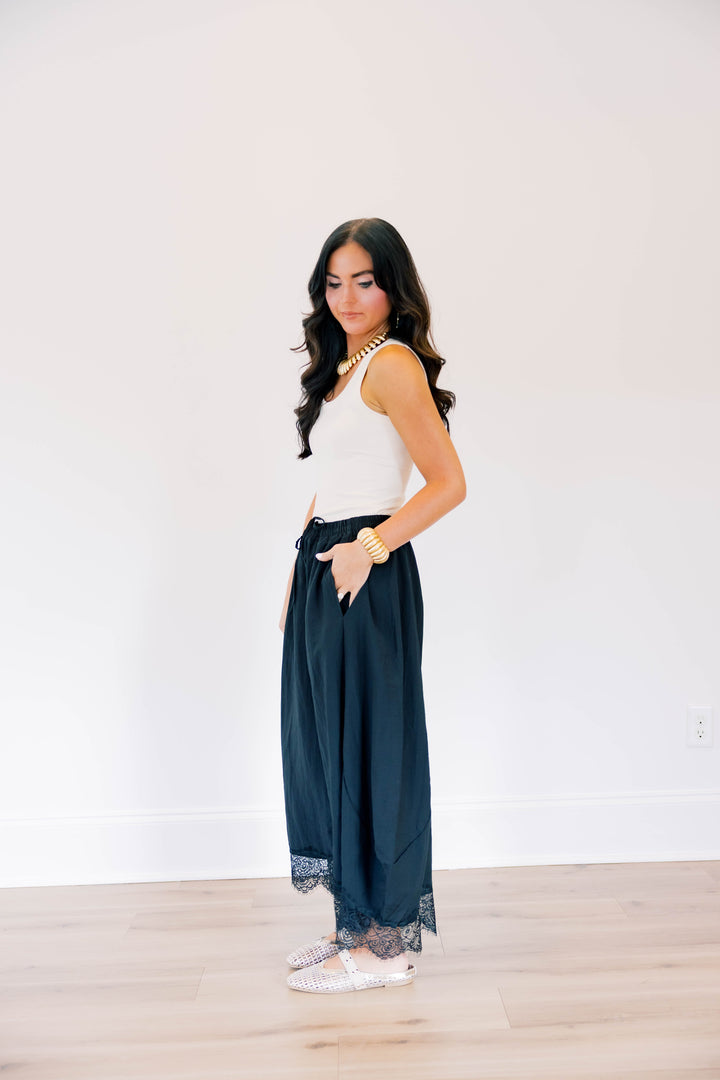 Liora Barrel Lace Pant