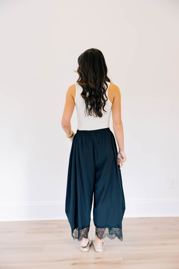 Liora Barrel Lace Pant
