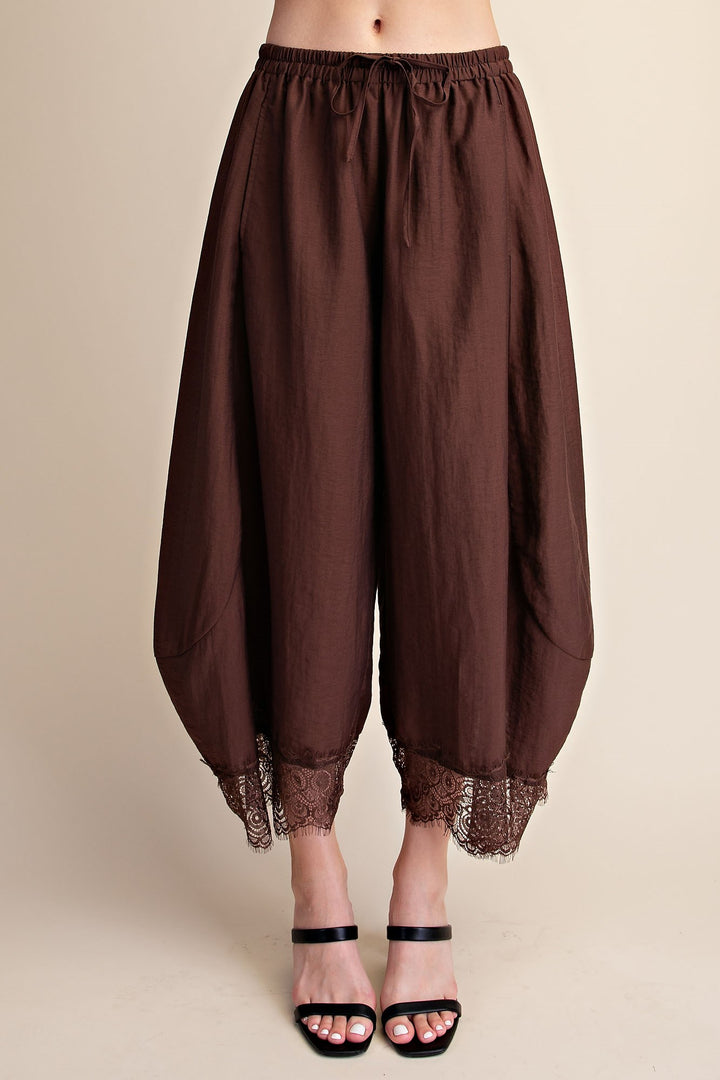 Liora Barrel Lace Pant in Brown