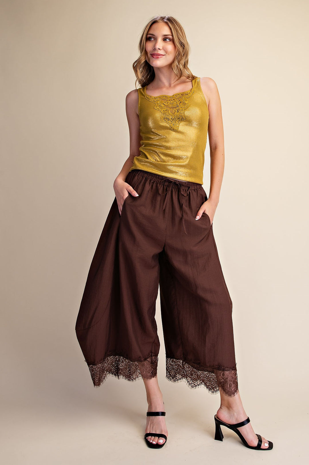 Liora Barrel Lace Pant in Brown