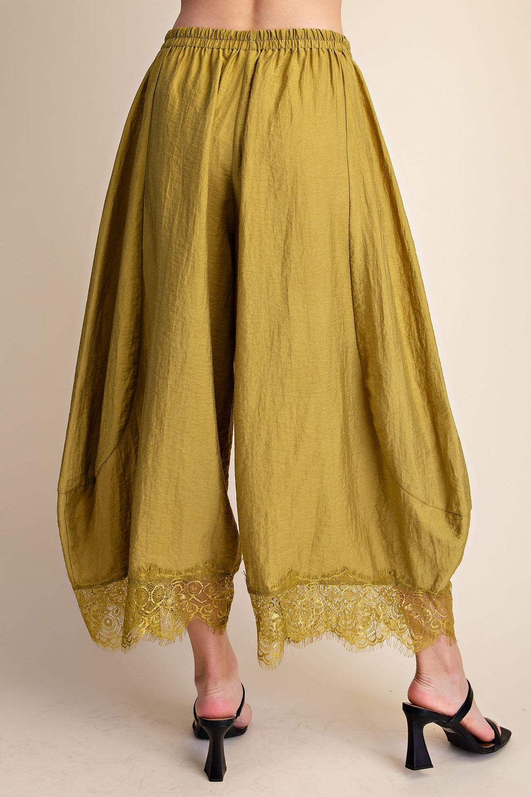 Liora Barrel Lace Pant in Olive