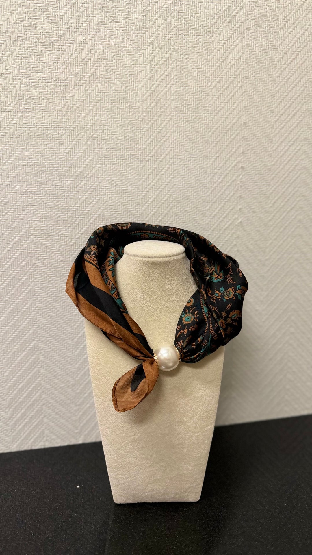 Magnetic Scarf Necklace - Multiple Colors