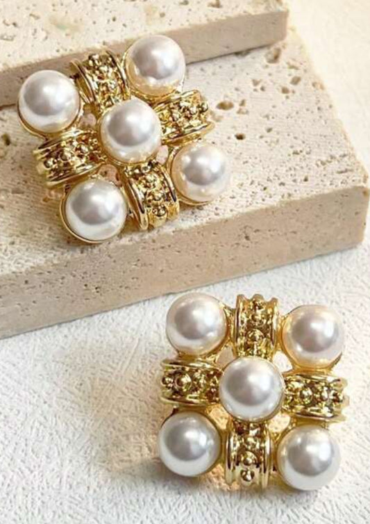 5 Pearl Gold Stud