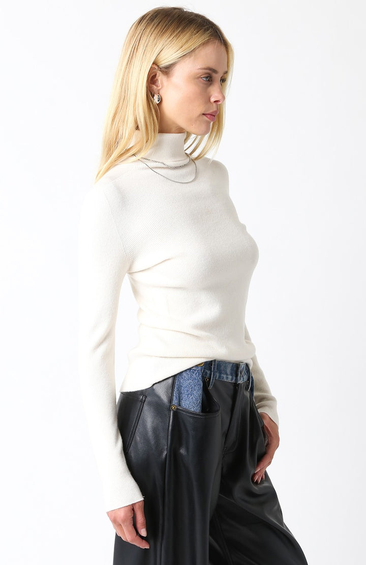 Vera Classic Turtleneck