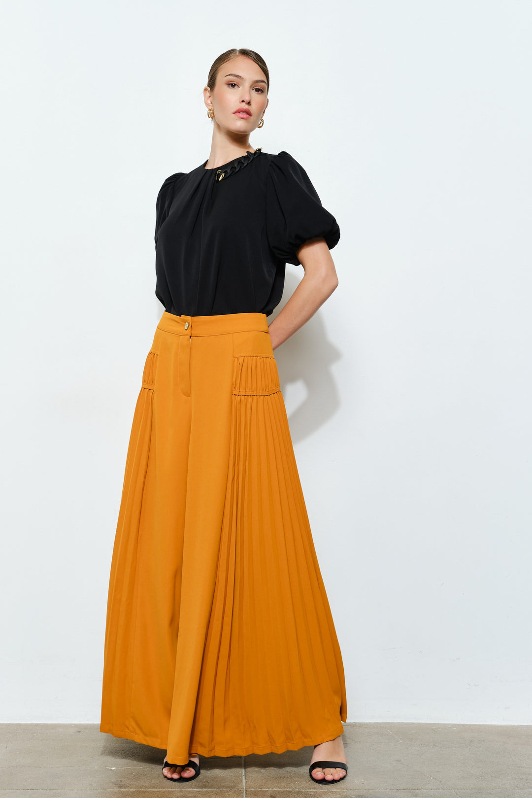 Chain-A-Fool Short Sleeve Blouse