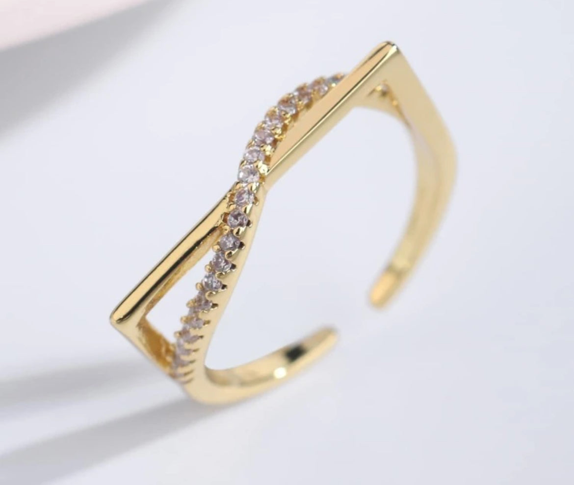 Gold Diamond Twist Ring