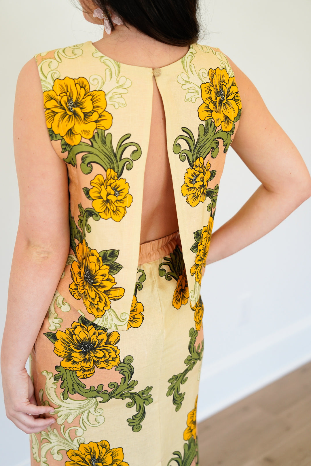 Cream Delicate Flower Arabesques Set
