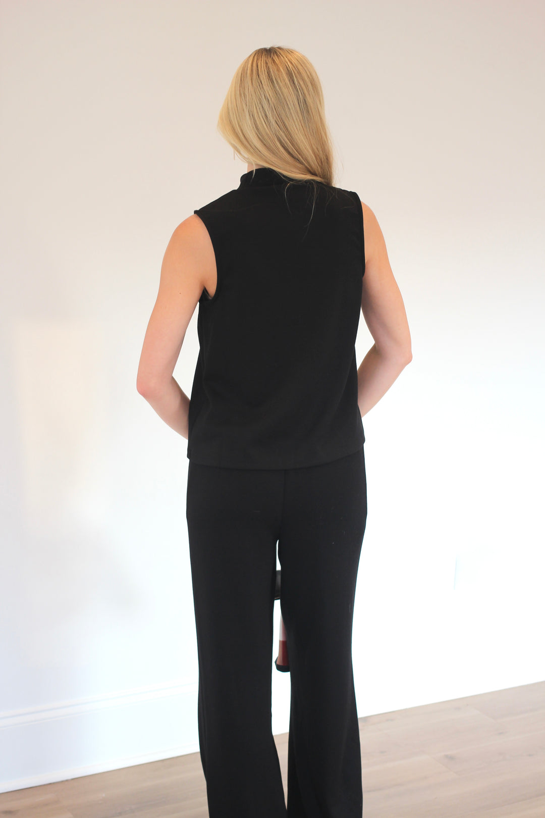 Sleeveless Mock Neck Set