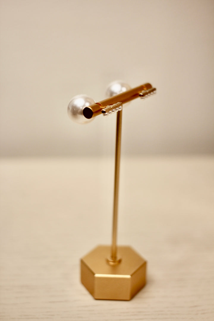 Pearl Bar With Pearl Back Stud Earring