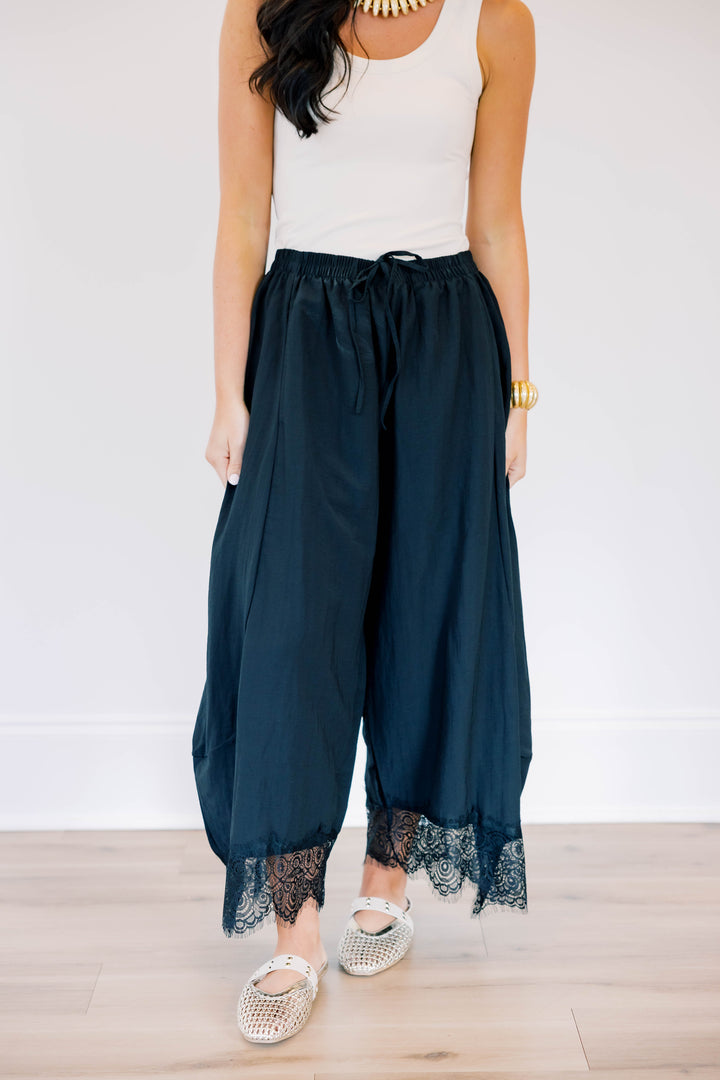 Liora Barrel Lace Pant