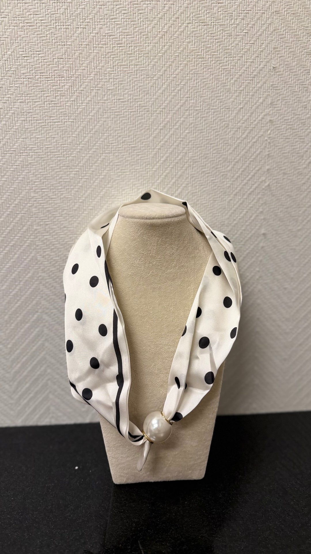 Magnetic Scarf Necklace - Multiple Colors