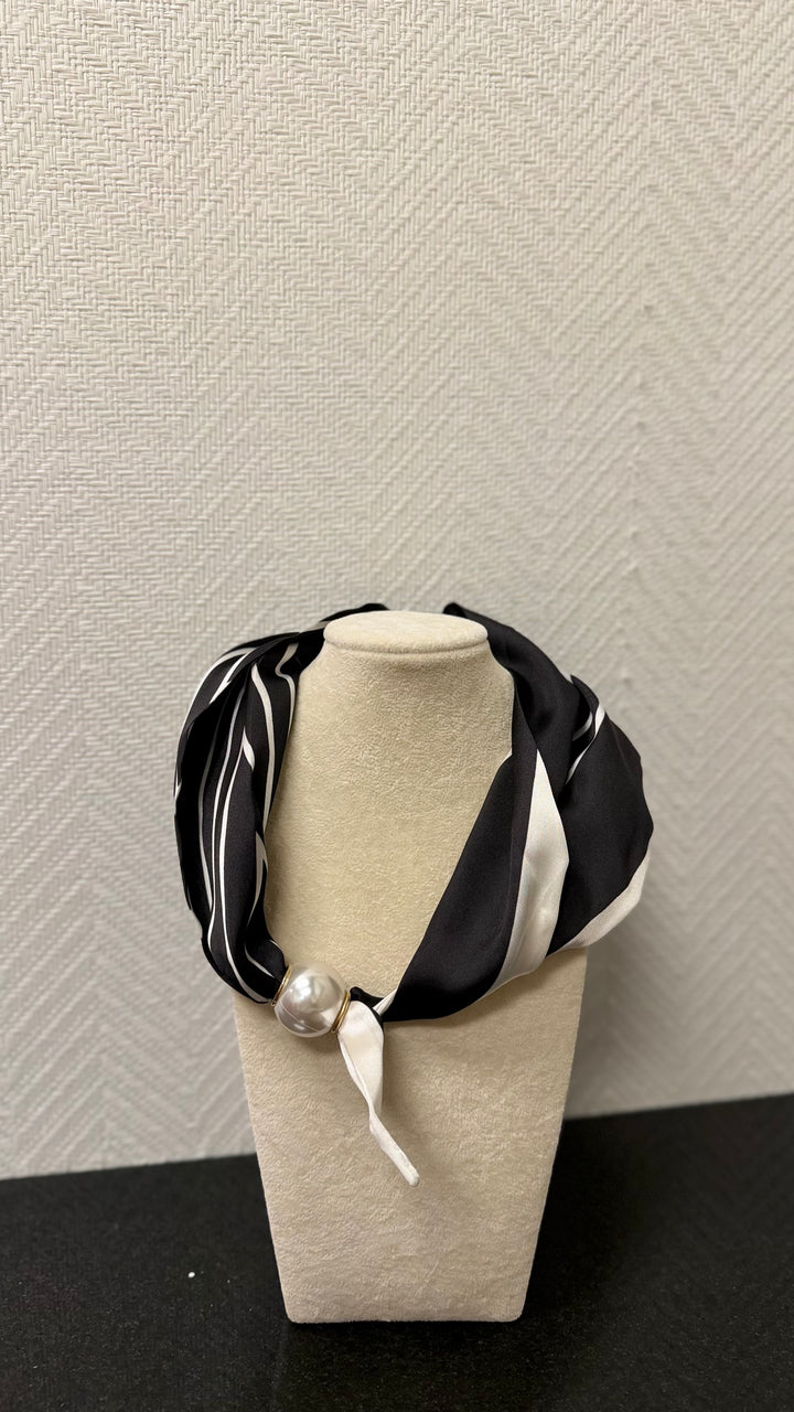 Magnetic Scarf Necklace - Multiple Colors