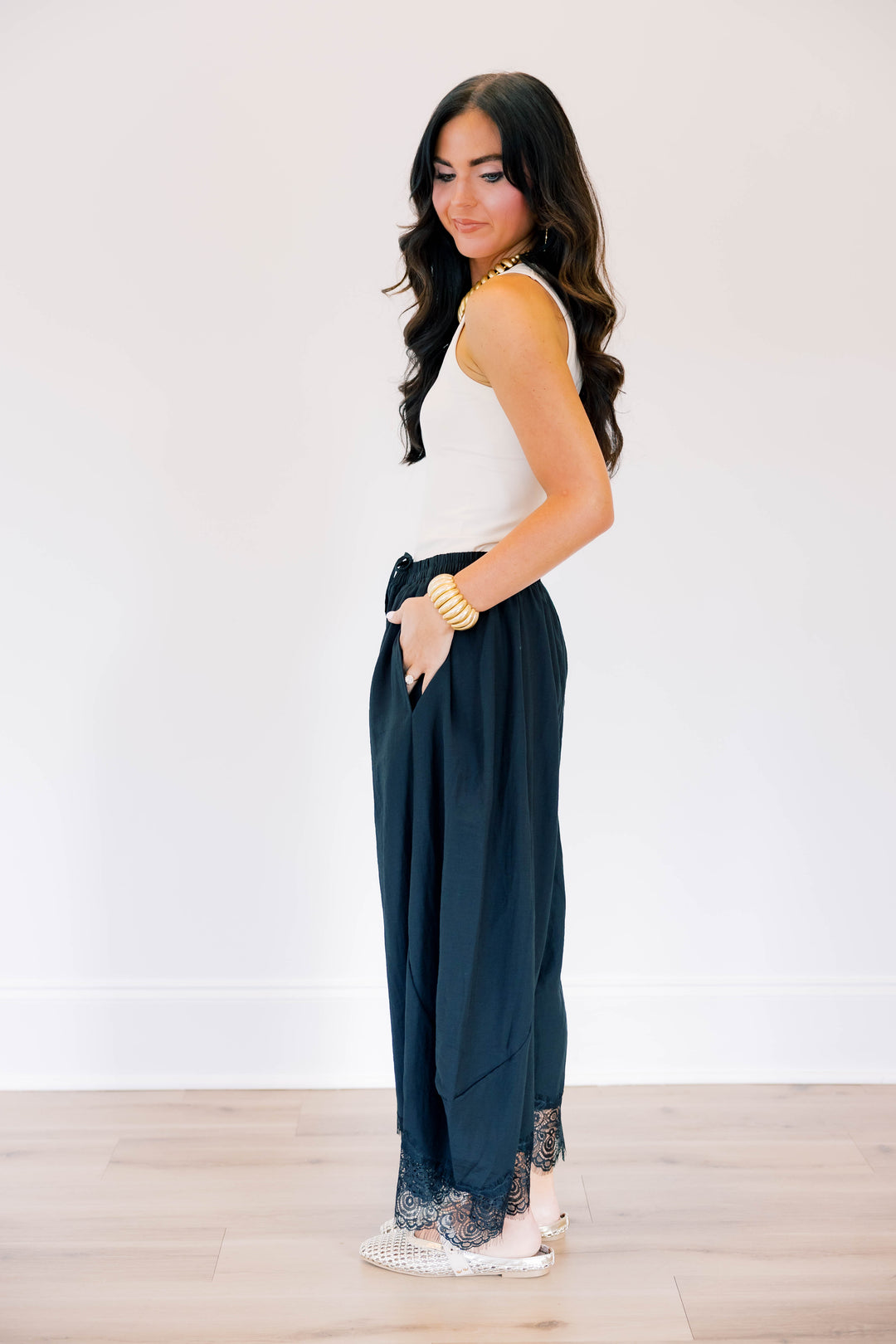 Liora Barrel Lace Pant