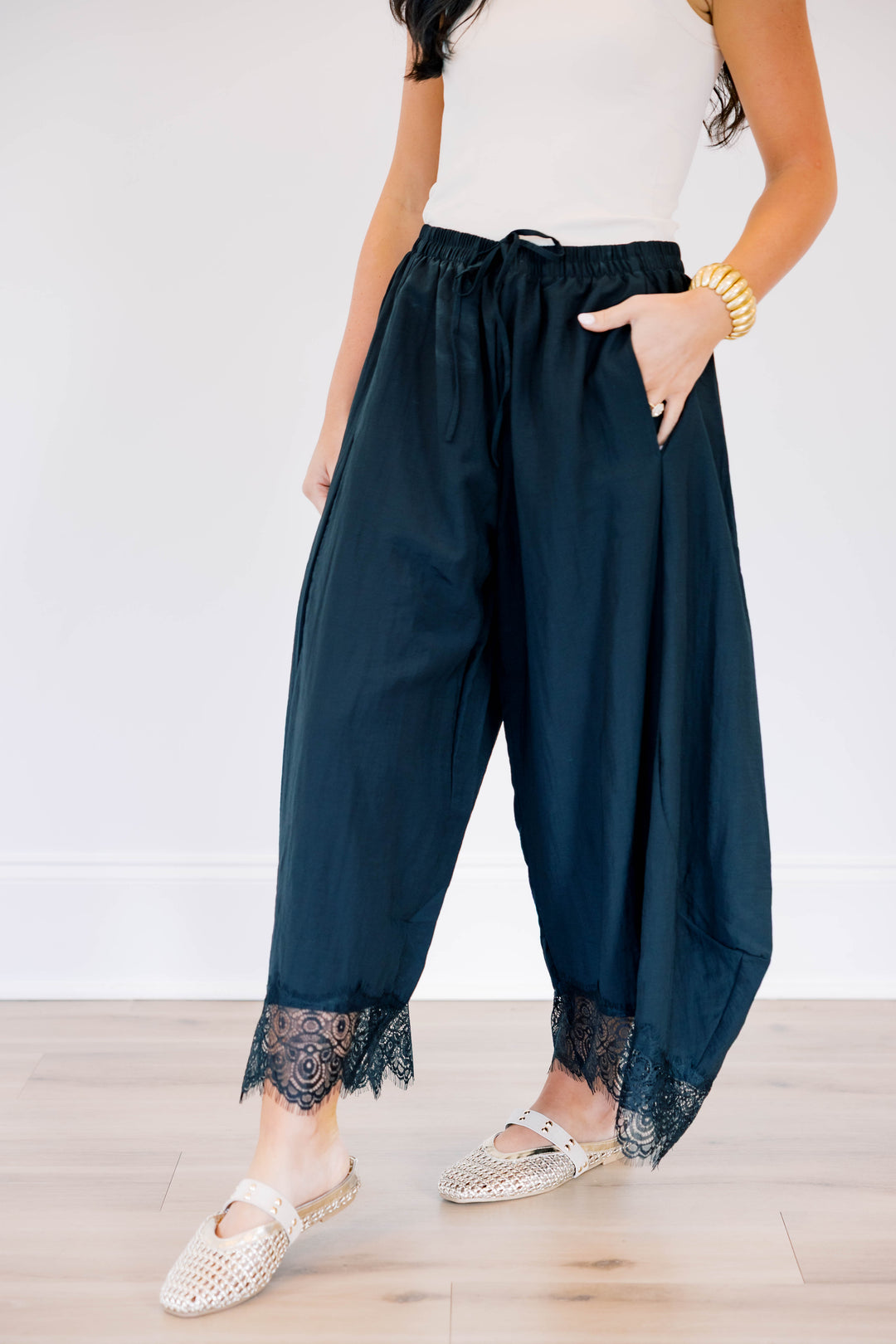 Liora Barrel Lace Pant
