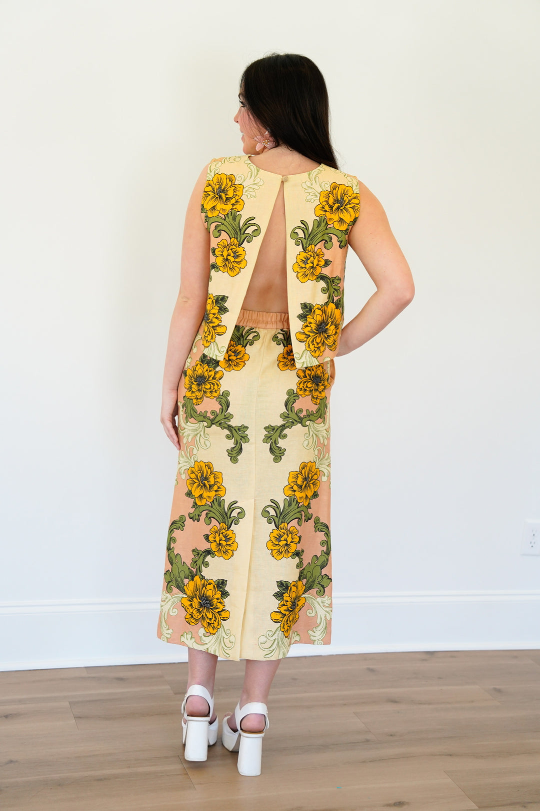 Cream Delicate Flower Arabesques Set