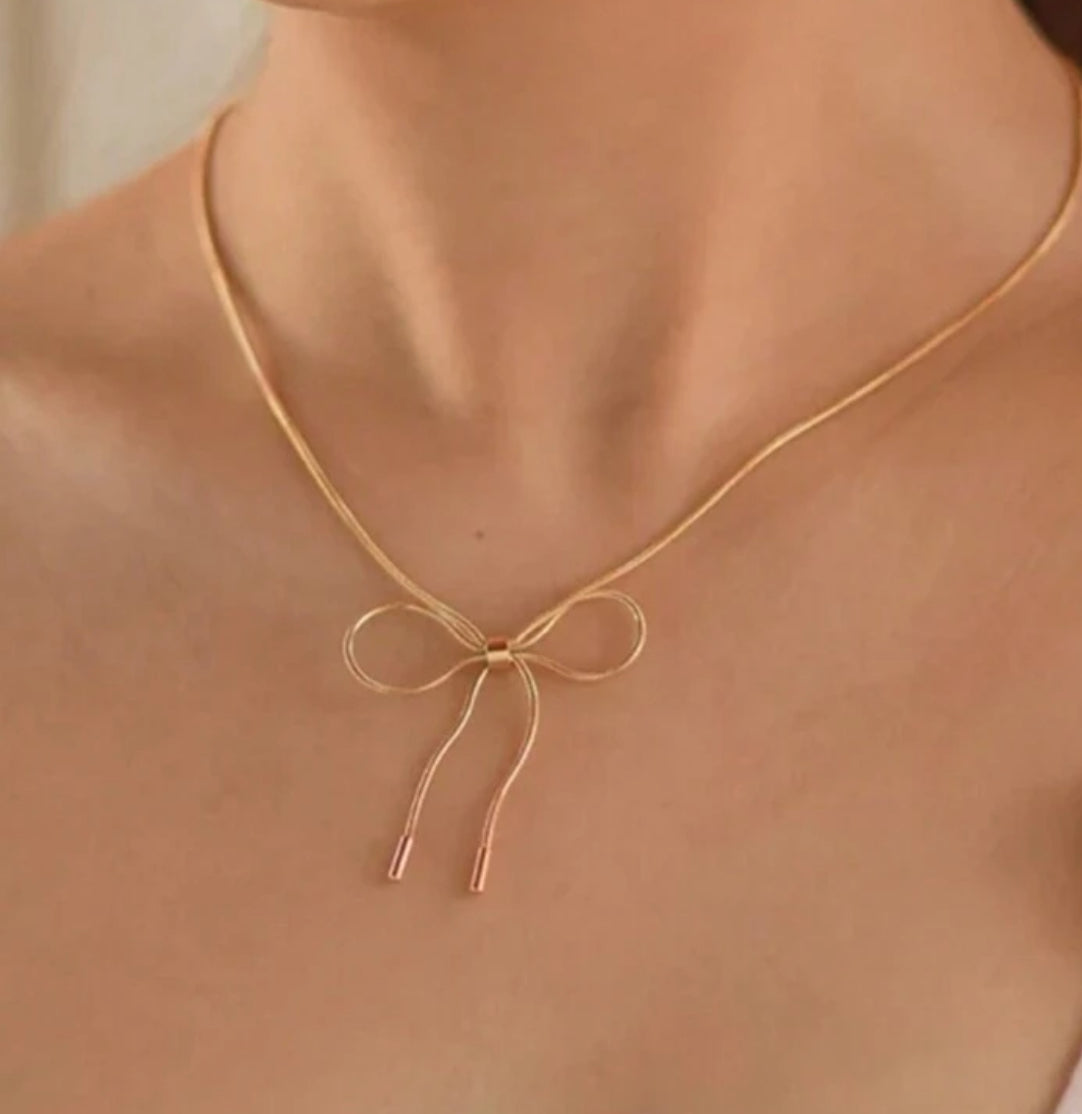 Bow Necklace