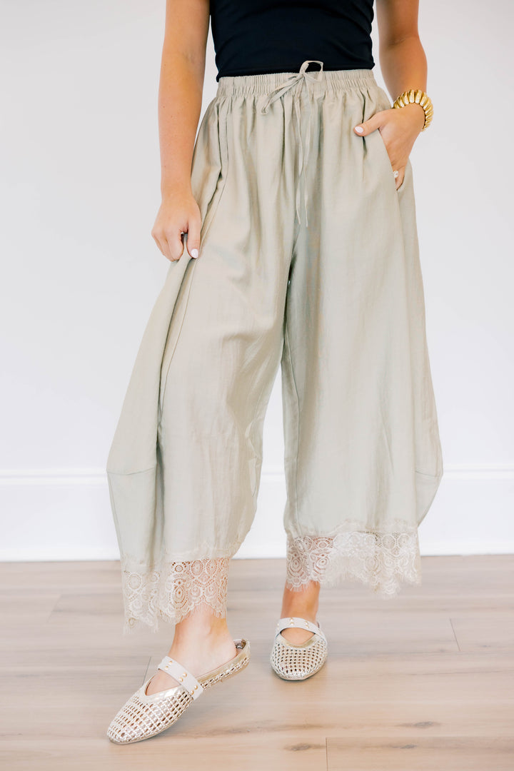 Liora Barrel Lace Pant