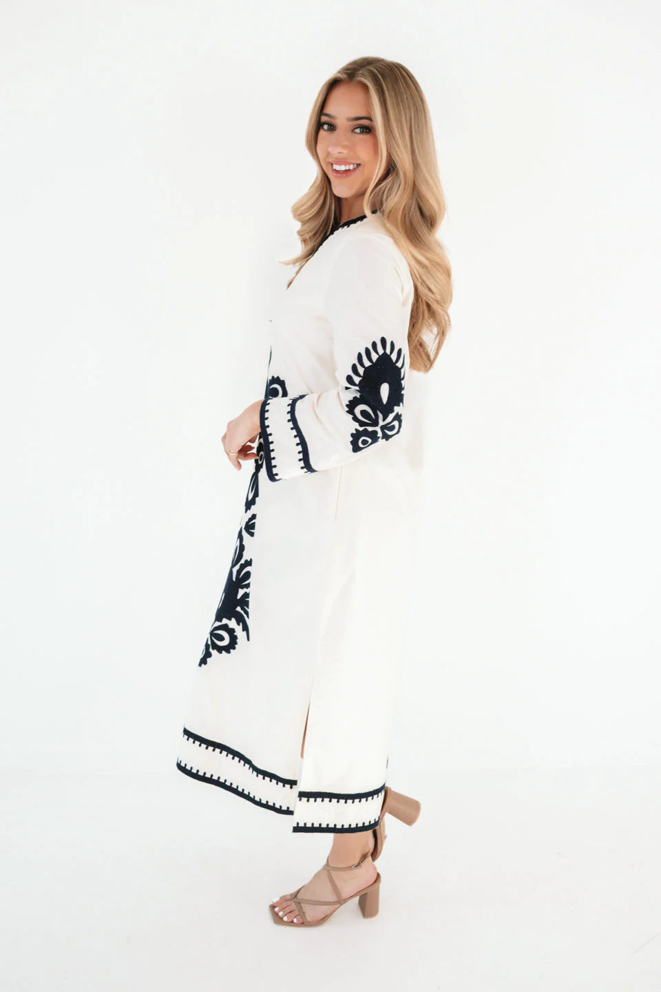 Hanna Embroidered Kaftan