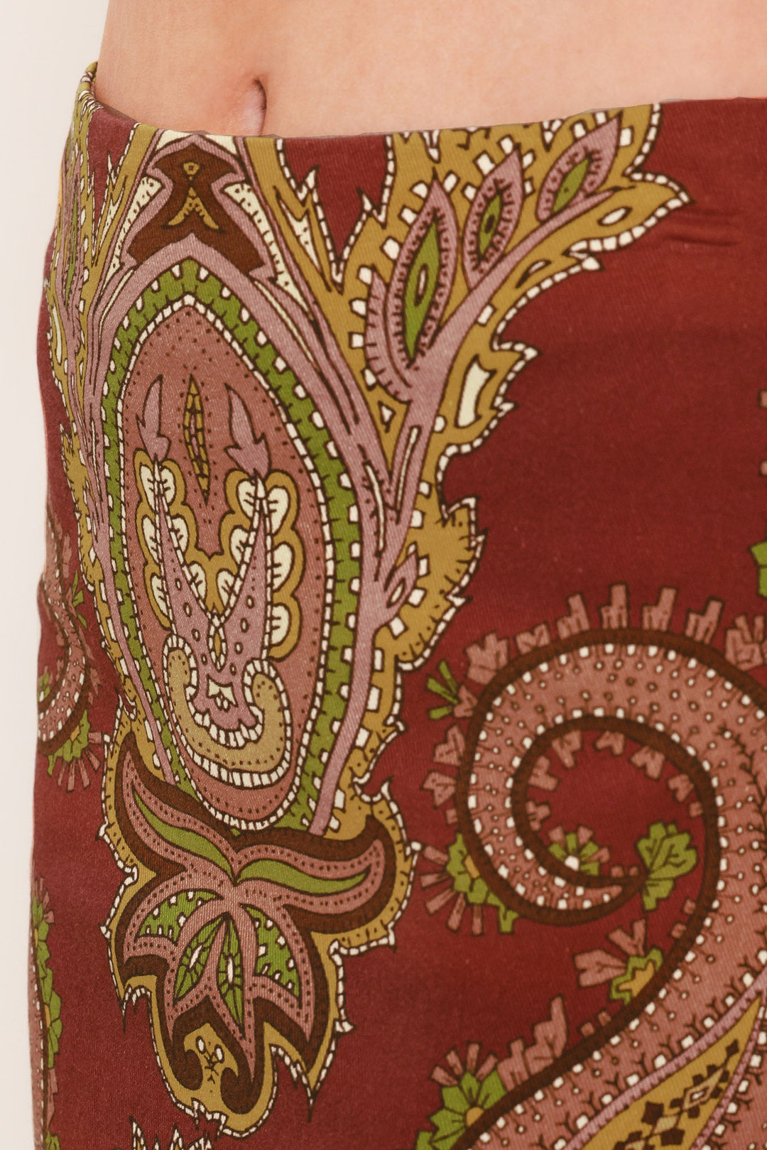 Cosima Set - Maroon paisley print closeup