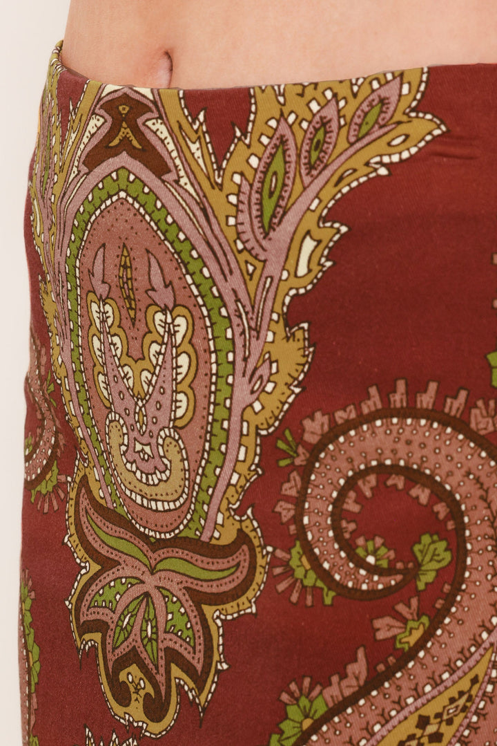 Cosima Set - Maroon paisley print closeup
