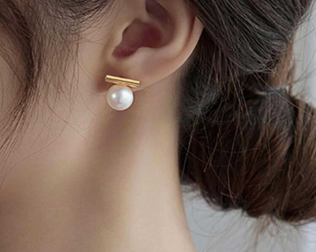 Timeless Pearl Stud Earring