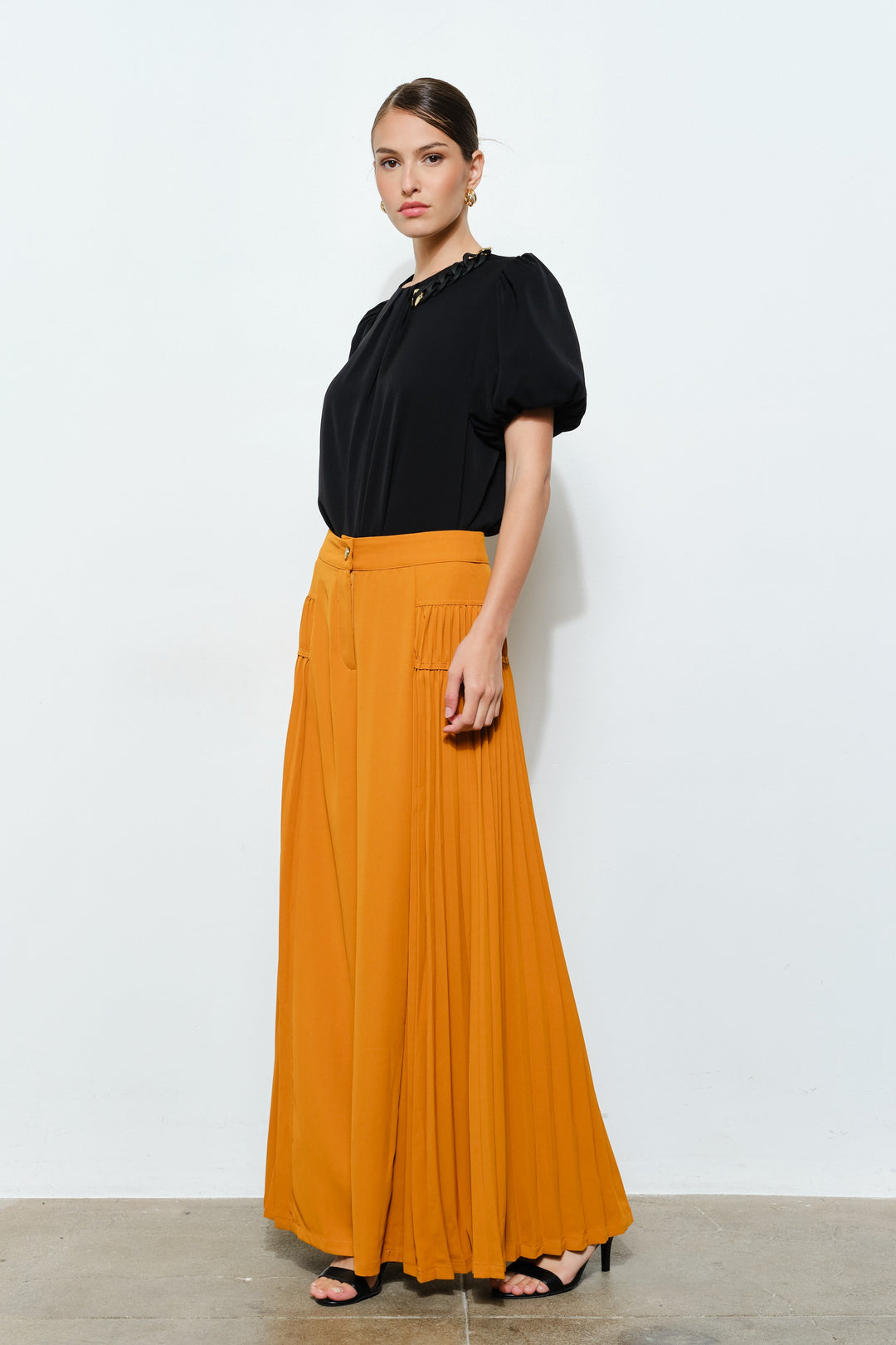 Chain-A-Fool Short Sleeve Blouse