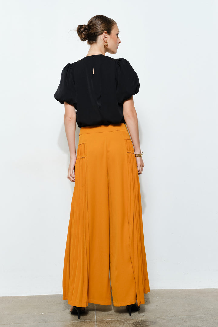 Chain-A-Fool Short Sleeve Blouse