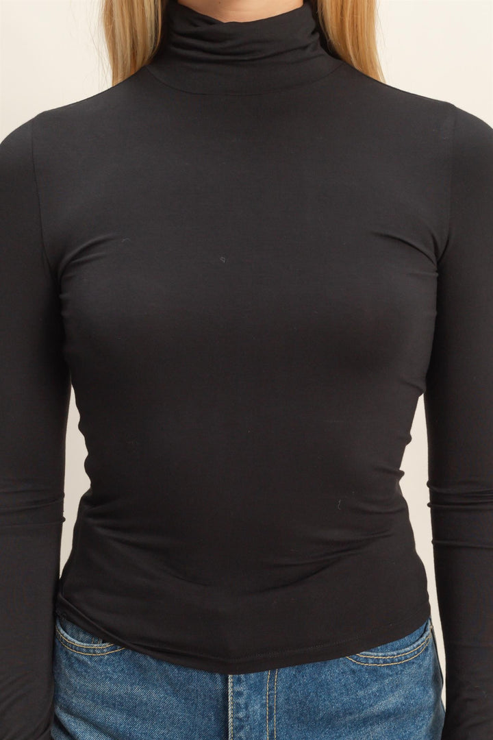 Classic Lightweight Turtleneck