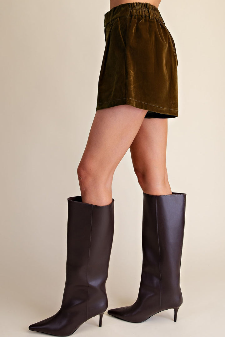 Classic High-Waist Short in Brown